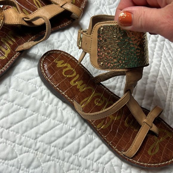 Sam Edelman •6• Genette Cutout T-Strap Sandal - Picture 3 of 7